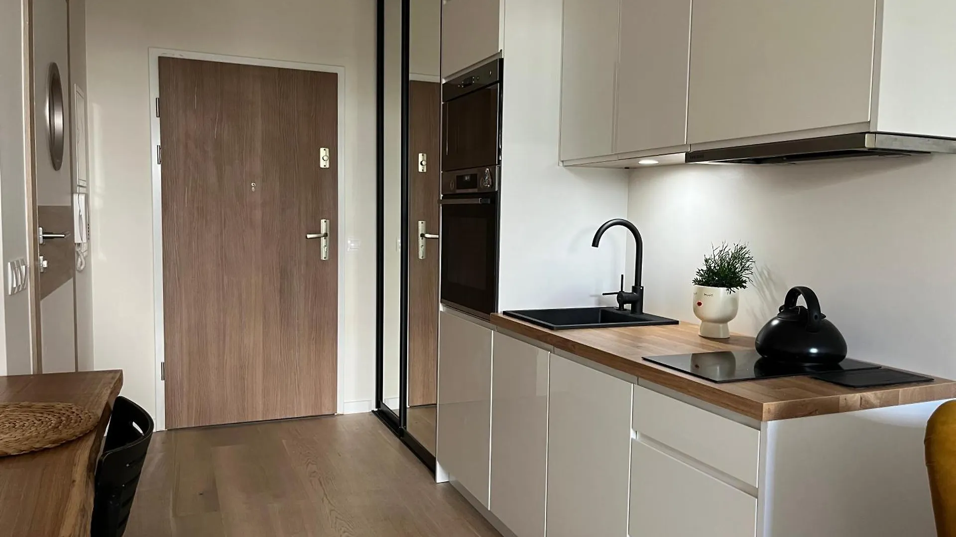 Apartament Futura Z Ogrodkiem - Parking - Niania Apartment Gdansk